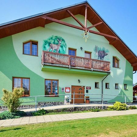 Restaurace A Penzion Kamenec Jilesovice Exterior photo