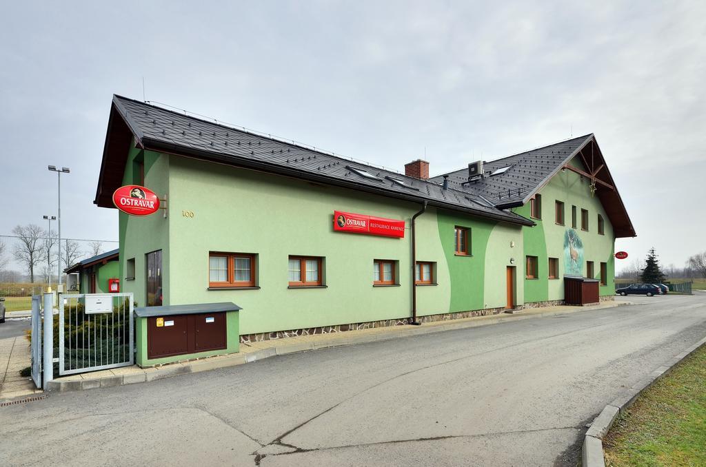 Restaurace A Penzion Kamenec Jilesovice Exterior photo